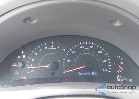 2010 Toyota Camry Le z USA, uszkodzony, nr VIN 4T1BF3EK2AU548610